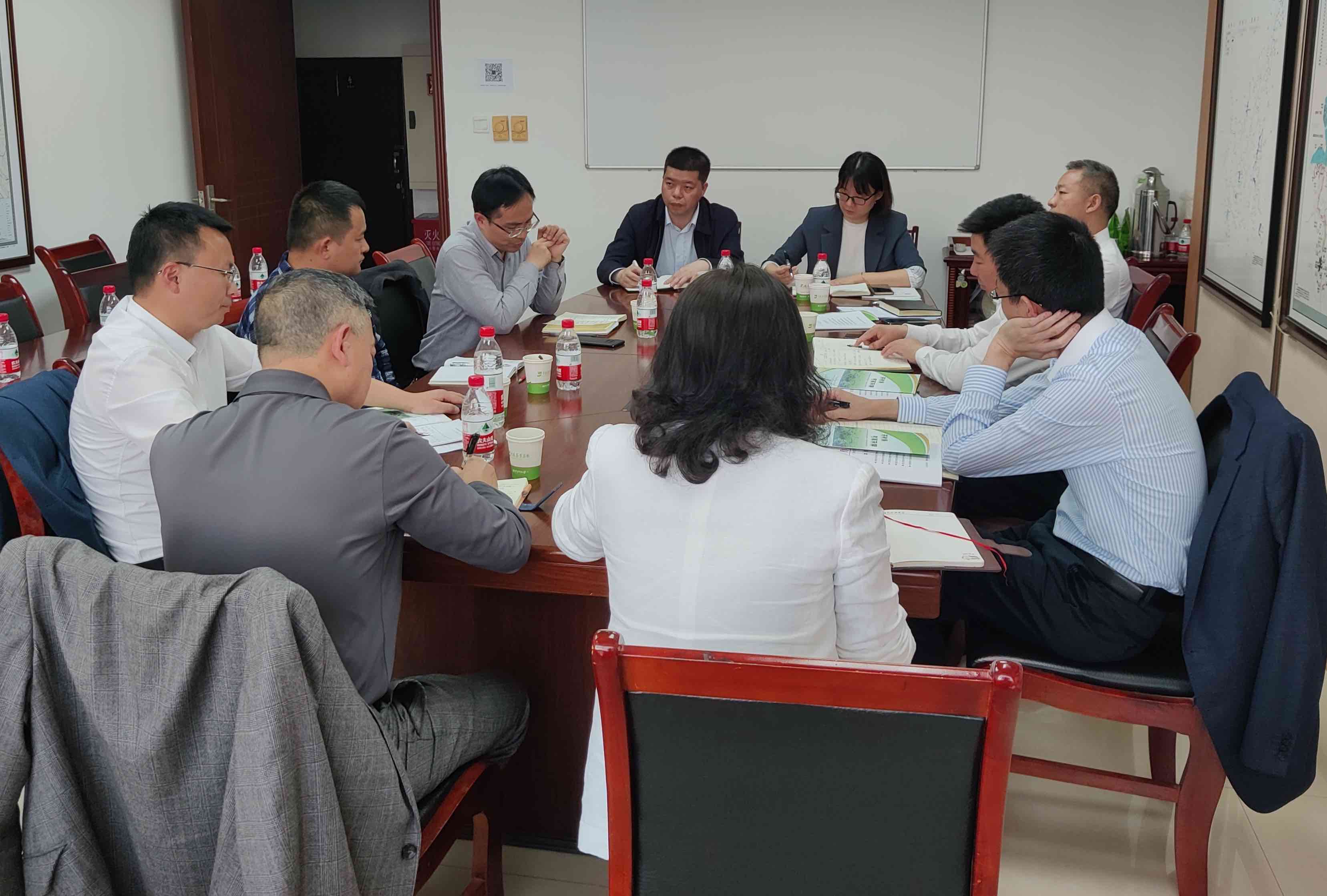 图3 巴南区领导汇报座谈会.jpg