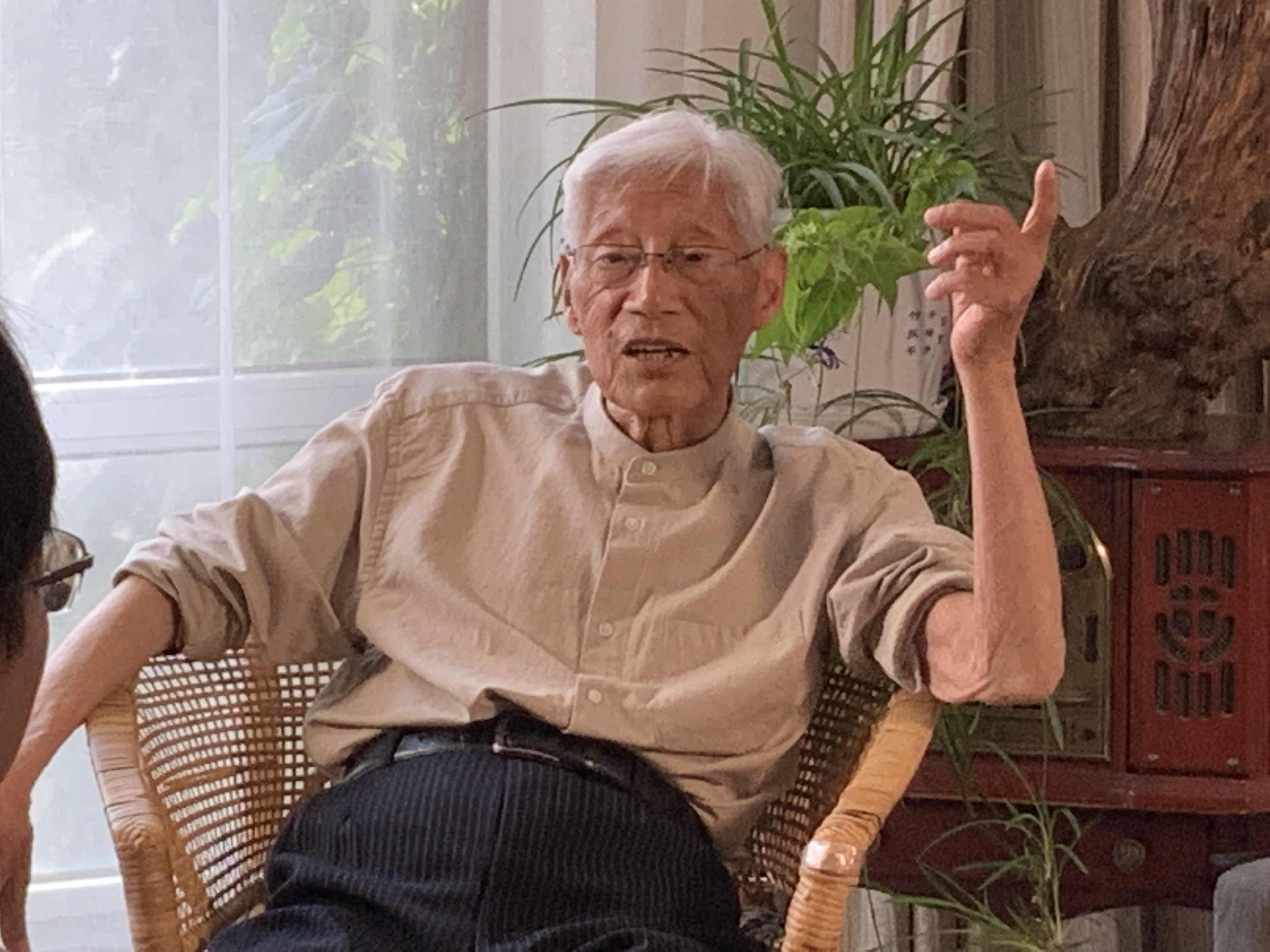 95岁的梁培恕先生.jpg