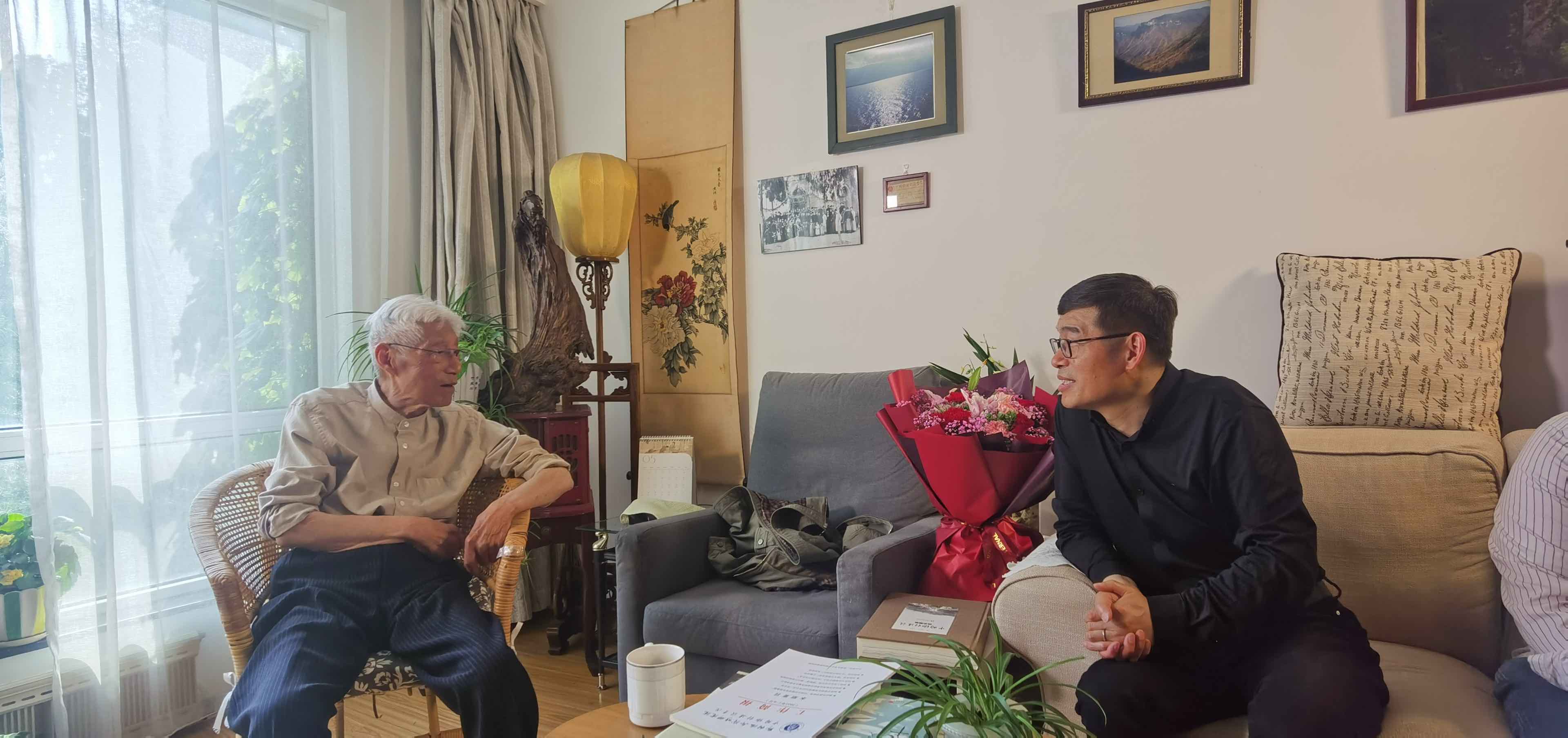 梁培恕先生与中国社会科学院社会学所副研究员张浩对话.jpg