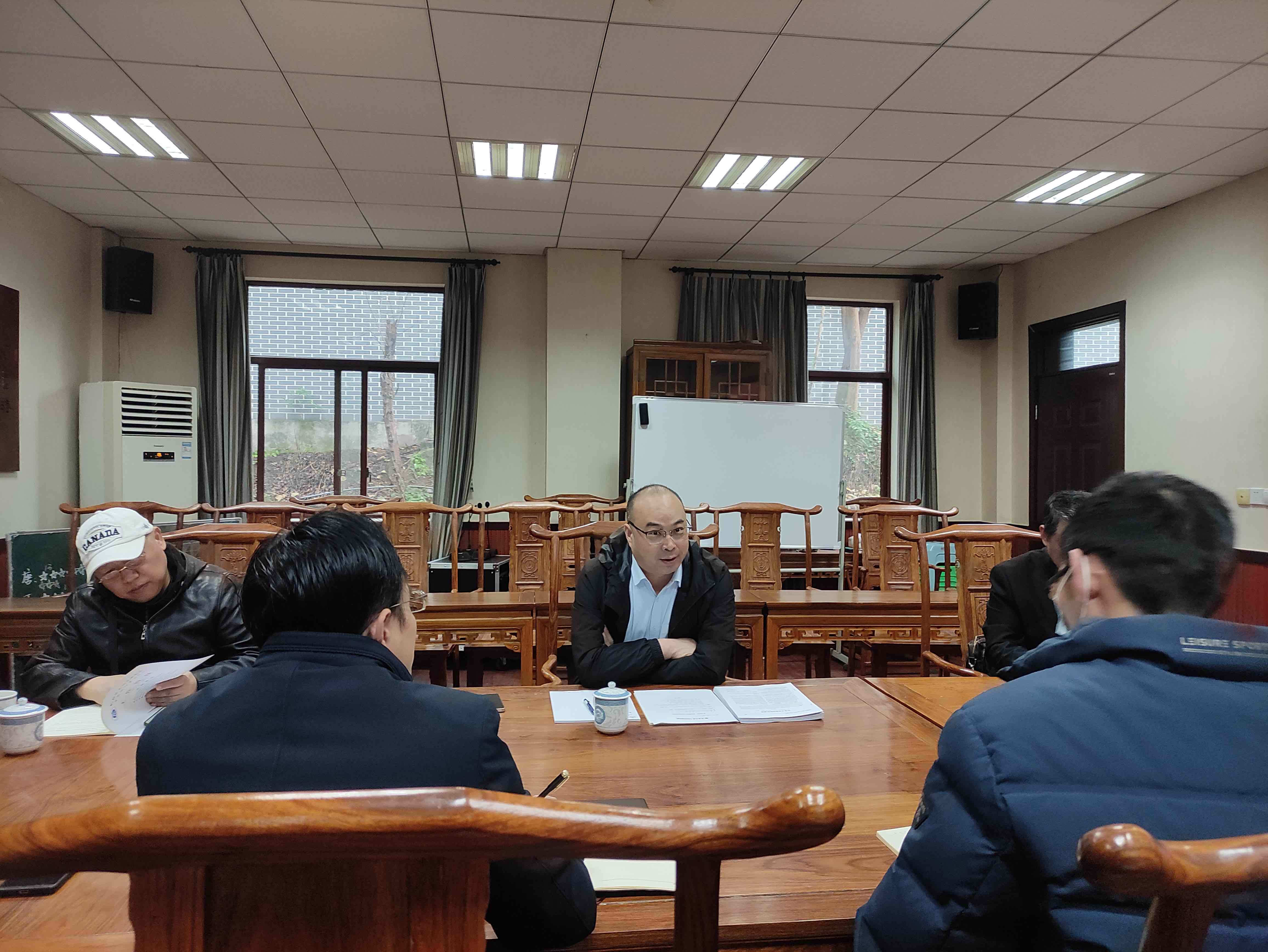 察应坤发表主旨演讲.jpg